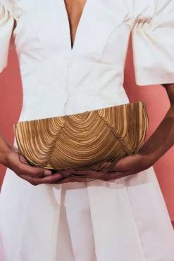 Online Cult Gaia Lael Clutch Light Camel